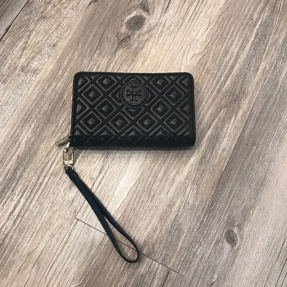 Tory Burch Marion Quilted Smartphone Wristlet